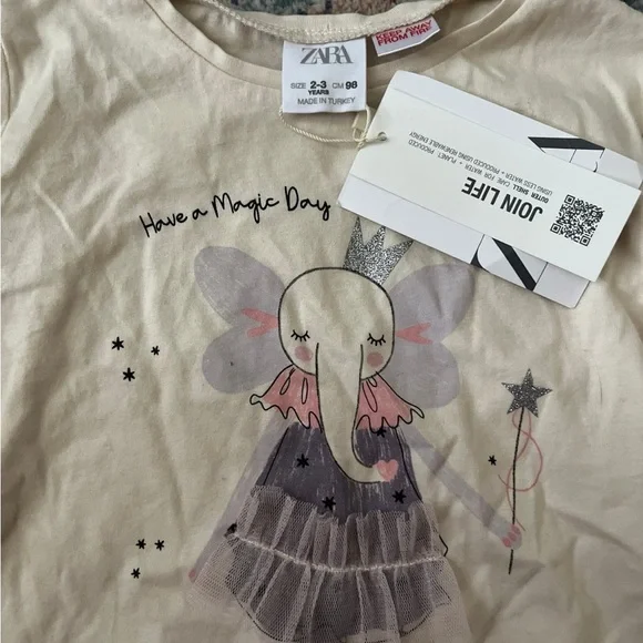 Zara Cream and White Long Sleeve Tees with Playful Graphics - Picture 5 of 5